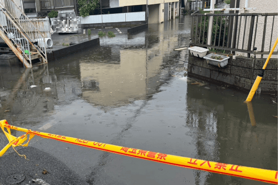 内水氾濫により住宅地が冠水した様子（2026年6月3日撮影）